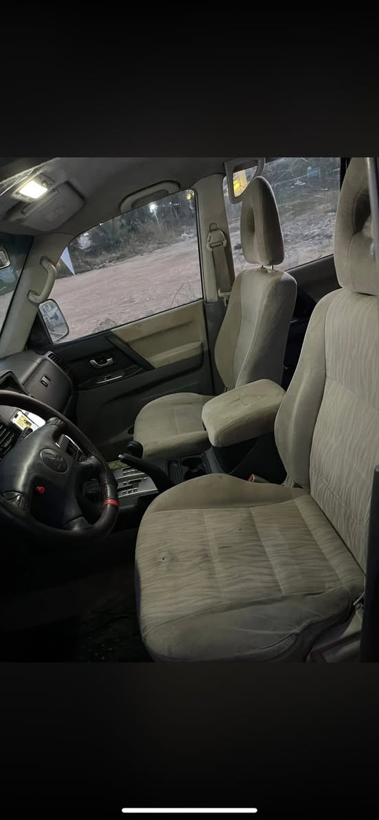 باجيرو موديل ٢٠٠٥ محرك 3000 مصبوغه حزام سعر ٧٥ أو مراوس  ***********
