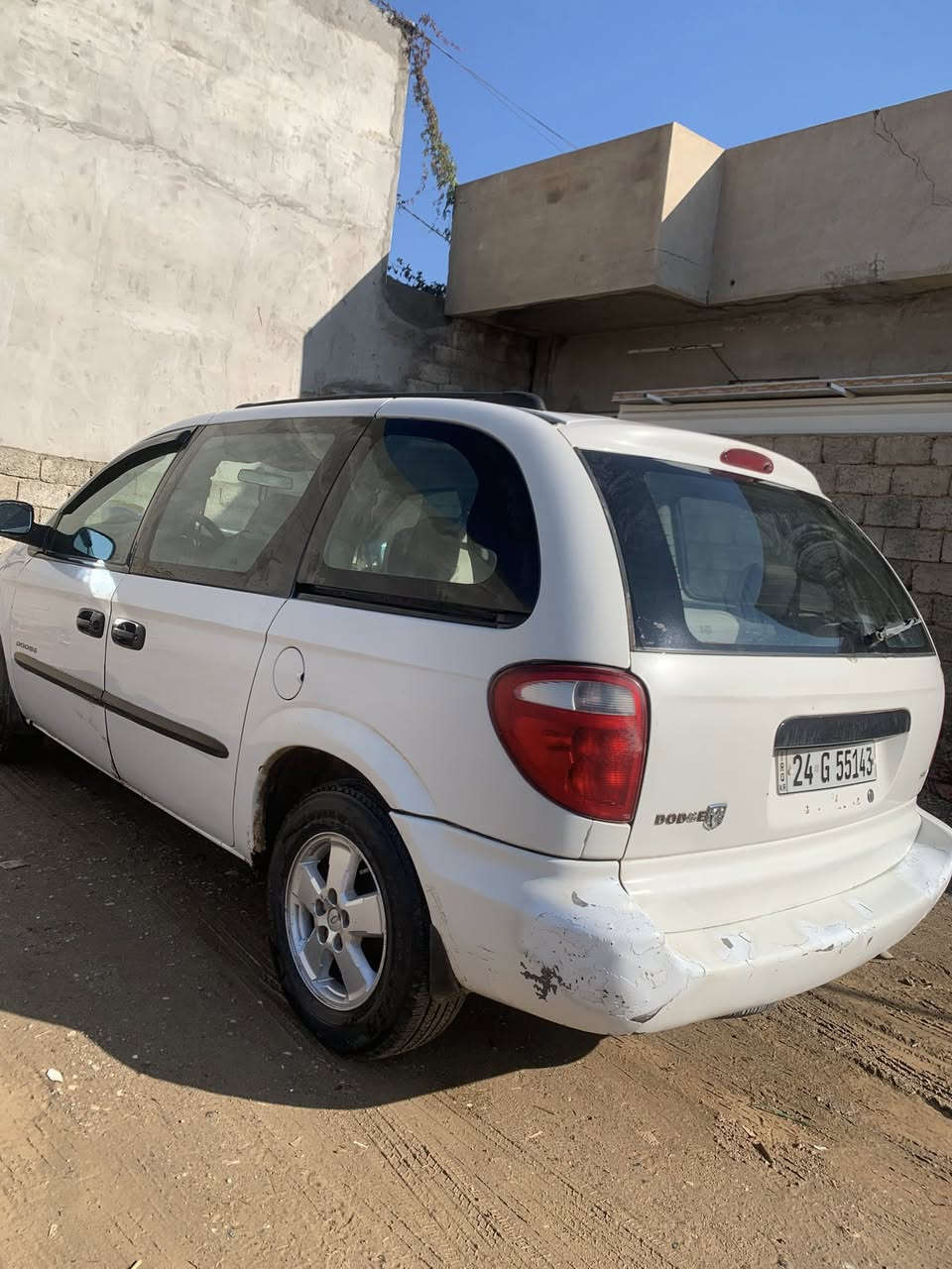 السلام عليكم دوج كرفان للبيع مصل ما موضح بالصورة سعر ٥٥ كورك ***********   اسيا ***********
