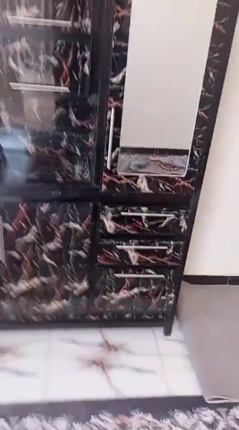 كاونترات الأحمر تفصال كله مرمر تزكام سعره 650 وال ولون الوف وايت سعره 650 الأسود ب200 للبيع أسعار مناسبه أحجام مختلفه مكان مدينه الصدر يوجد توصيل للاستفسار واتساب ***********
