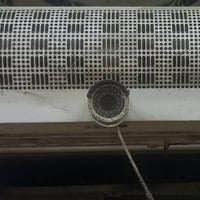 اخواني عندي مكتبة وصارت ضروف واريد اعزل المكتبه وعندي غراض مكتبة كاملة...