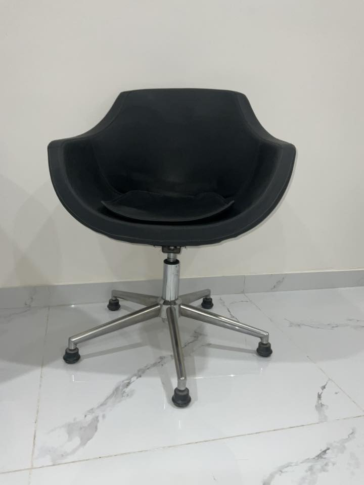 كراسي مكتبية  
سعر الكرسيين معاً ١٠٠ الف 

السعر ثابت قفل 🔒 

_غير شامل التوصيل _ الموقع بغداد الكرخ 

رقم التواصل ***********

#اثاث
