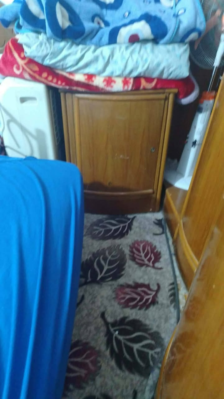 براد 25 الف  شغال ع فحص 
مجمده 100 ماكو بيها مشكله 
ثلاجه120بدون ضرر تجميد قوي 
كاونتر نضيف بدون ضررر مسويته مليون ابيعه 350  
غرفه 600
جديده متنيه ضخمه كل قطعها موجده بدون اضرار. 
مع الفحص 
ميز 25
مكان النجف حي العسكري


**إذا كنت صاحب هذا الإعلان وتريد حذفه لأي سبب، رجاءا أرسل رسالة إلى الدعم الفني**