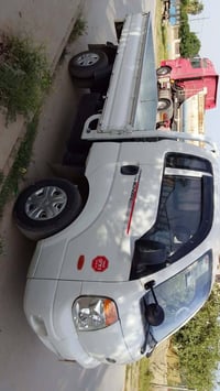 کیا 3000مەکینە ڕەشی انجیکتەر مۆدێلی 2010 گێڕومەکینەواکسل به شەرت 6تایە...