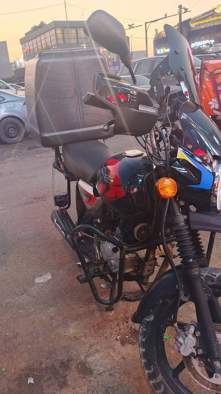 السلام عليك بوكسر مديل2019 للبيع نصبتهه حلوه الدراجه ومرقم رقم انكليزي وبسمي الدراجه ومكينه مجفته تجفيت شركه عنواني بغداد البلديات قرب ملعب المدينه السعر 1700 وبيهه مجال ***********هاذه رقمي ❤️🌹
