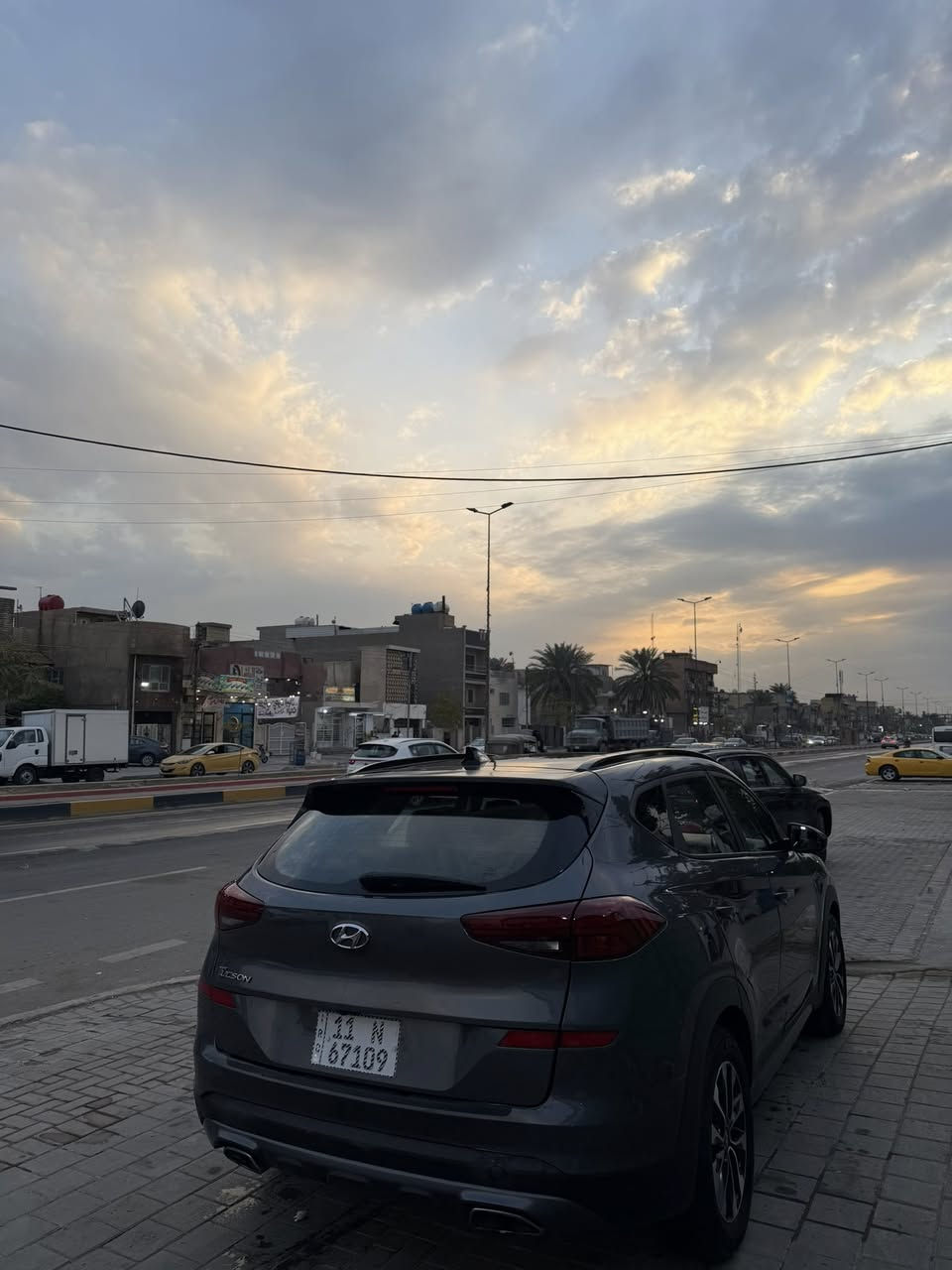 السلام عليكم 
توسان ٢٠١٩ فول ١/١ H track لمتدد فول الفول 
ماشية ٦٨ الف 
حادث السيارة بنيد صبغ وبيها قبق جنطة بالعراق 
مواصفات 
بصمة / شاشة / بانوراما / لايت ٥ عدسات زنون / سايد بريك دكمة / كشن كهرباء / كشن جلد / تدفئة بالكشنات 
فول للاخير السيارة
رقم بغداد  الدولي باسمي تحويل ثاني يوم 
مكاني بغداد 
***********
