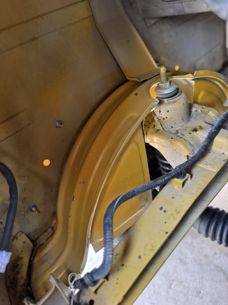 السلام عليكم تكتك للبيع 2018/12/26 رقم وسنويه مكفوله كفاله عامه معمر بس دوس مكينه تجفيت شركه جادر جامه سفاري تخم تاير كله جديد جاهزه للشارع السعر 5400 وبيها  مجال مكاني الامين الثانيه ***********
