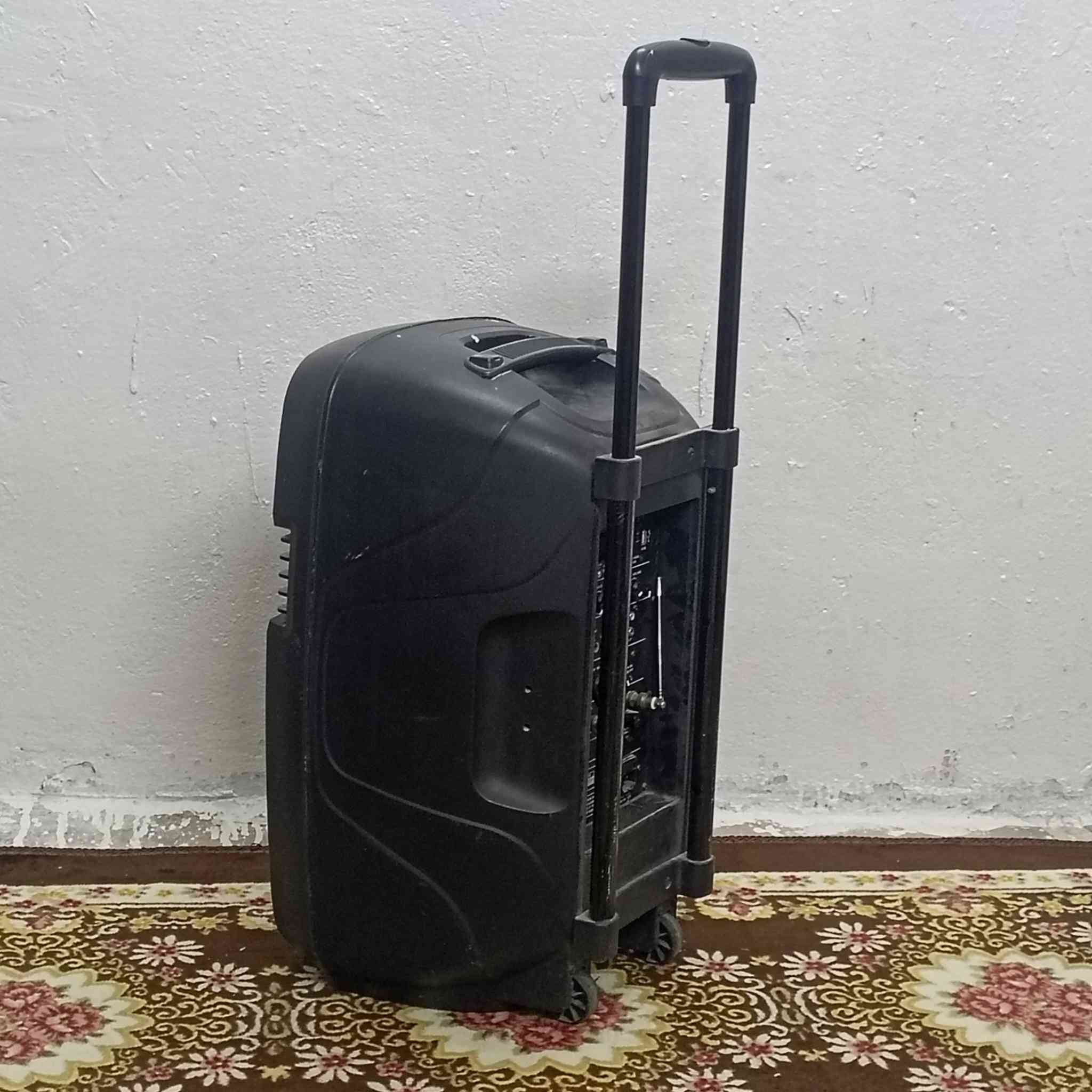 السلام عليكم عندي سماعه للبيع شحن كهرباء سوط كلش عالي بس البطاريه عاطله مال الشحن حاليا تشتغل عل كهرباء السعر 60 الف عنواني بغداد الشعله حي الجوادين


**إذا كنت صاحب هذا الإعلان وتريد حذفه لأي سبب، رجاءا أرسل رسالة إلى الدعم الفني**