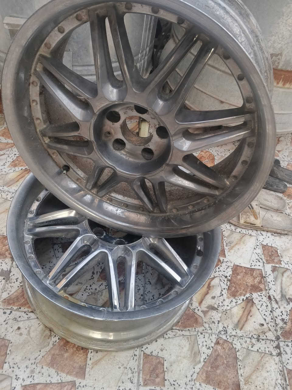 السلام عليكم 
وياله موستنك للبيع
5 ستدات 
سعر 300 وياله نيكل اصليات 
*********** فقط بي واتساب
