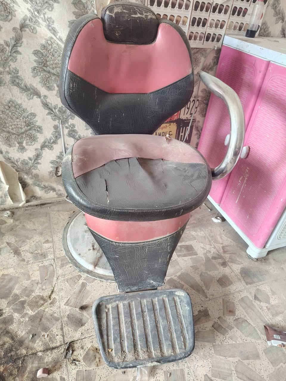 جام خانه و كراسي للبيع ارتفاع الجامه 257 والعرض 281


**إذا كنت صاحب هذا الإعلان وتريد حذفه لأي سبب، رجاءا أرسل رسالة إلى الدعم الفني**