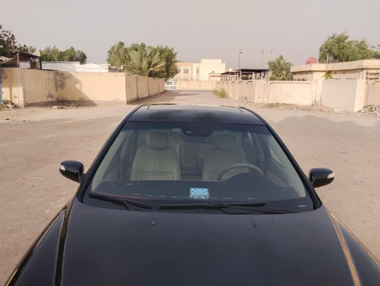 السلام عليكم ازيرا للبيع موديل 2007 جاهزه مكينه وكير تبريد شغال تخم تاير السياره ماعايزه شي غرفه جديده مداور مكاني النجف *********** السعر 88وبيها مجال
