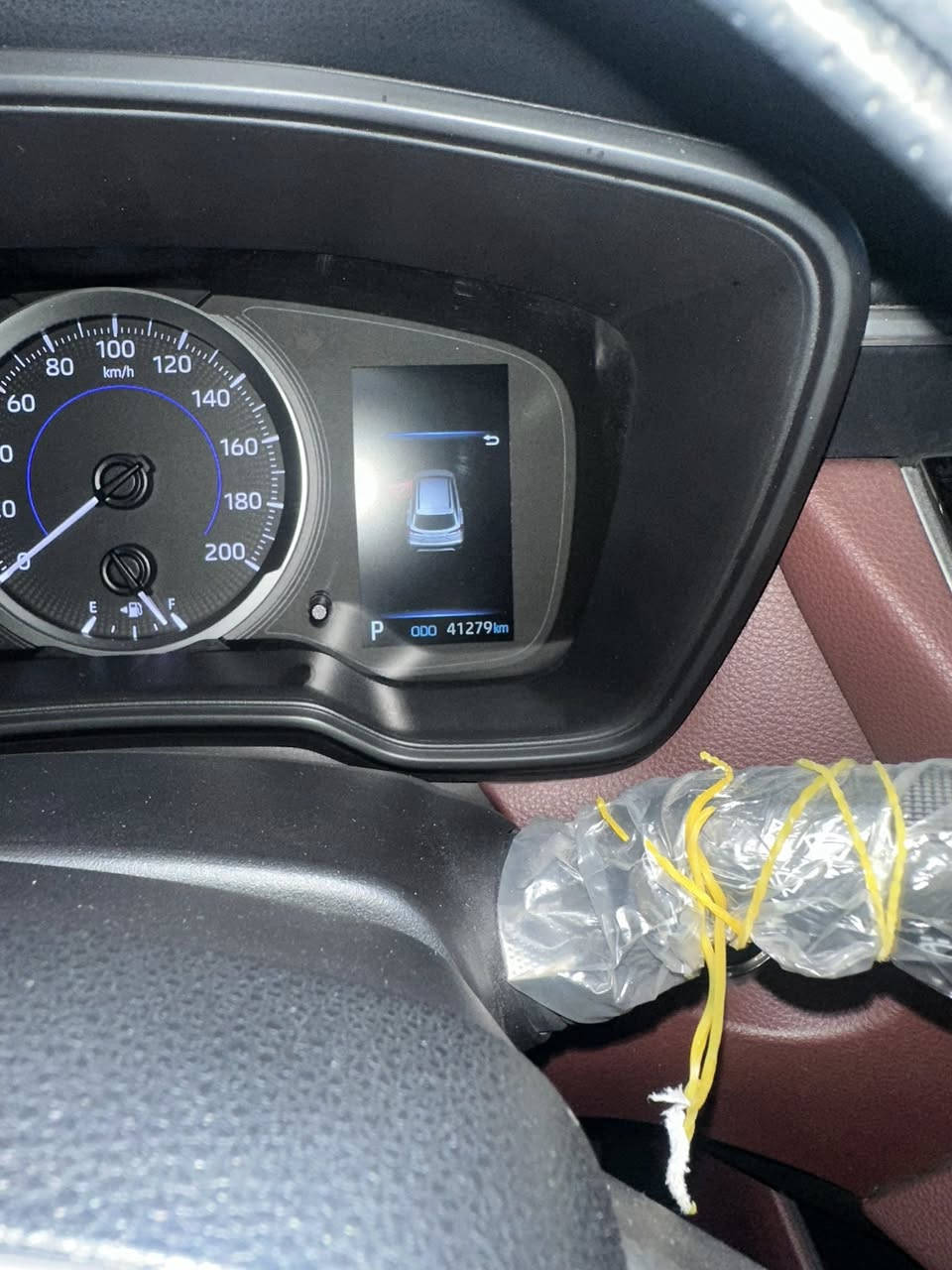 السلام عليكم
كورلا كروس ام الضمان شركه ساز مكفوله من كل شي 
فتحه  سلايت معروفه موصفات الشركه  نظيفه جدا رقم بغداد  تحويل ثاني يوم ماشيه ٤١ السعر ٢١٠ ورقه $$ مكان السياره بغداد حي الجامعه 
***********للاستفسار 
***********
