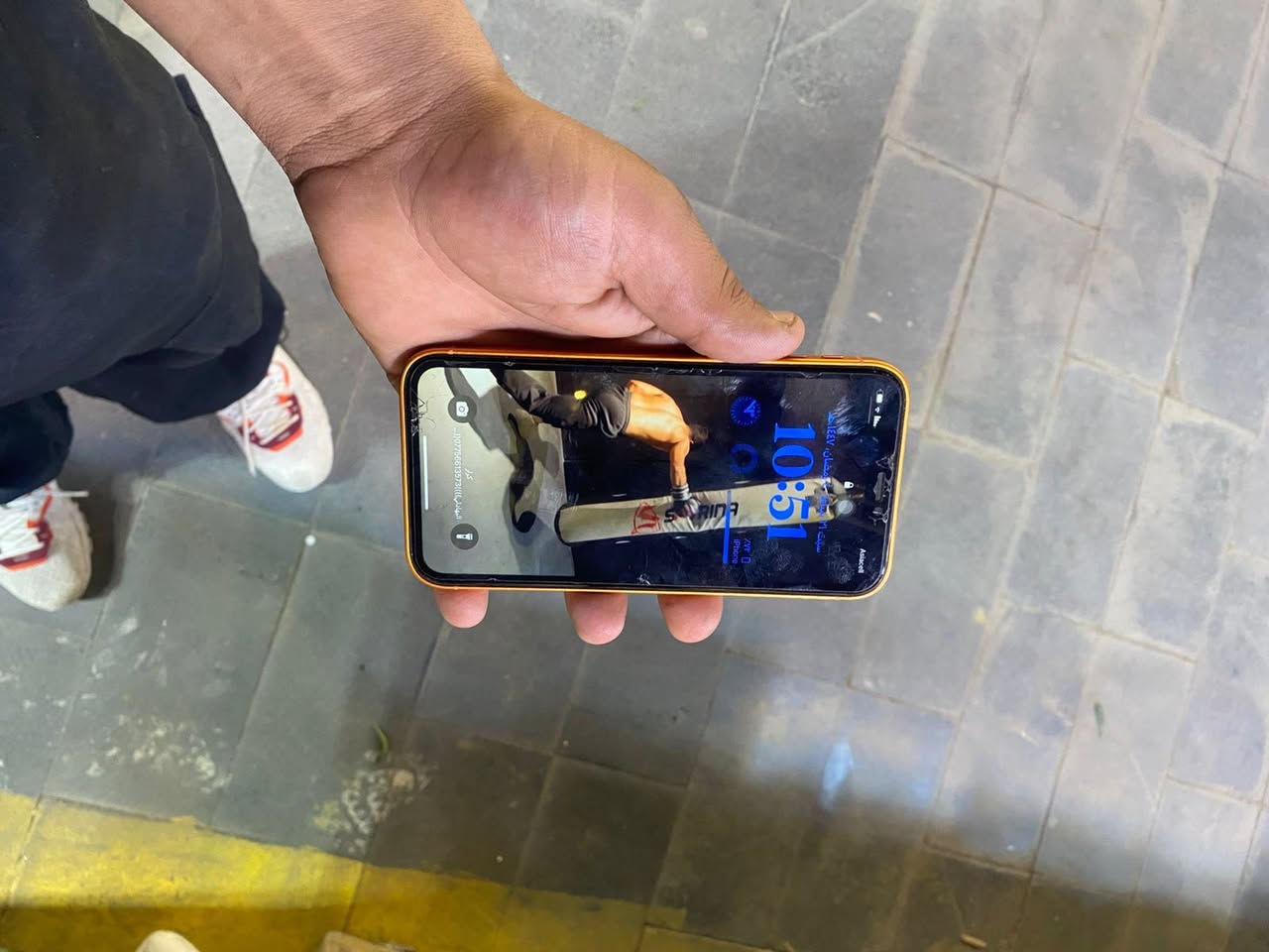 السلام عليكم اسفون اكس آر. محور آيفون ١٧ ذاكره ٦٤ دبل شريحه مبدل بي اي شي بطاريته ٨١ الجهاز مالي اي إشكال بس دكمه الباور  تشكل يتصلح ما يكلف هواي الجهاز يخبل بعد احله بل حقيقه للمراوس بآيفون فقط المنصور تقاطع الرواد***********
