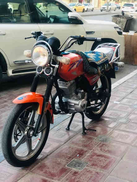 السلام عليكم دايون برتقالي موديل2023 وكيله ثامر خلخال اوراق اصولي دراجه كفاله عامه من كلشي مكينه مكفوله السعر 1600 وبيه مجال المكان كربلاء حي العامل الرقم ***********
