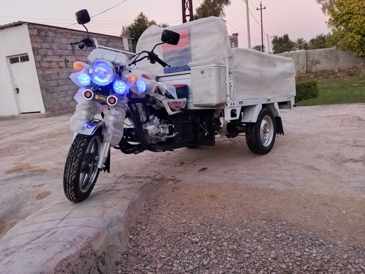 السلام عليكم
للبيع ستوته ام الطير موديل 2026زيرو زيرو

ويل صب تاير13 دشبول الكتروني 

مكينه 200cc

للاتصال *********** مكاني ديالى الخالص
