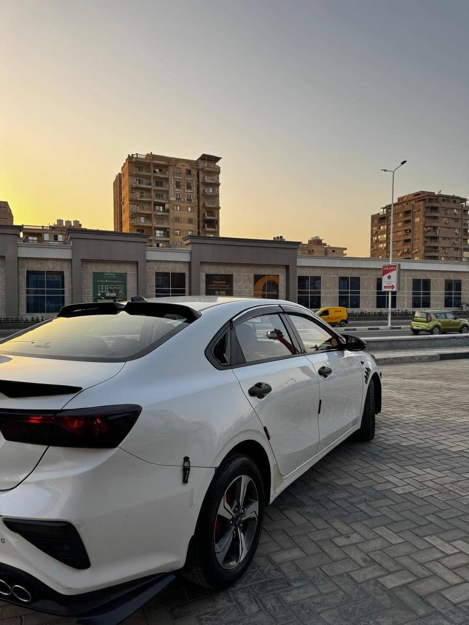 جراند سيراتو ٢٠٢١
تاني فئه خليجي 
عداد ١٤٠ الف 
فابريكا بالكامل ماعدا داير رفرف
رخصه سنتين 
معاينه مدينه نصر
٠١٠١٣٩٠٧٤٤٧


**إذا كنت صاحب هذا الإعلان وتريد حذفه لأي سبب، رجاءا أرسل رسالة إلى الدعم الفني**