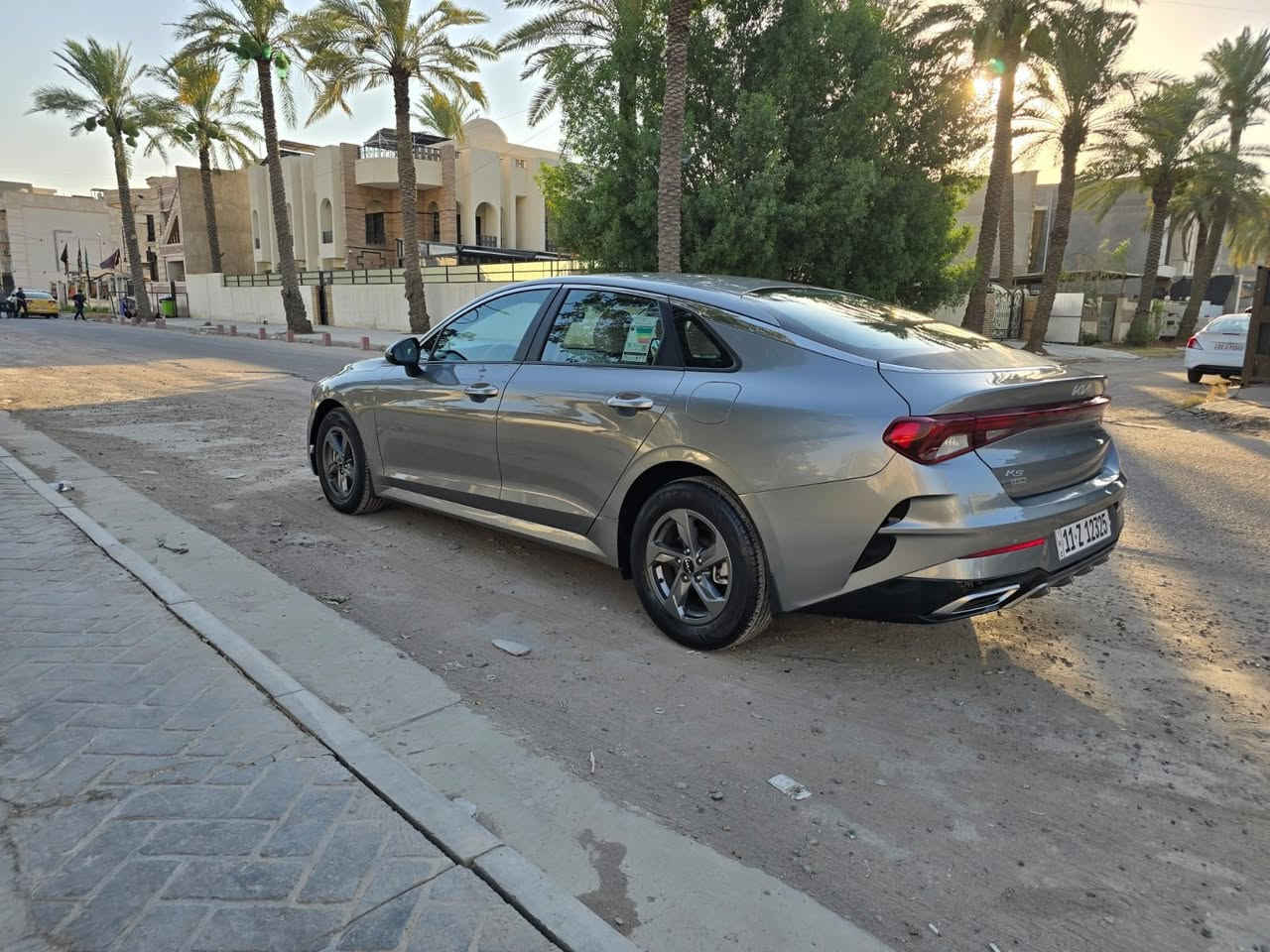 سلام عليكم...
،k5 موديل 2022 خليجي

ماشية ٥٨ الف كيلو
محرك 2500 تنفس طبيعي
حساسات امامي خلفي
اربع وضعيات قيادة
كروس سرعة
تحكمات ستيرن
شاشة اعطال
كير ومحرك جديد مكفولات
السيارة جاهزة بدون اي نقص 
صبغ جاملغ خلفي رش فقط بدون سمكرة
مكان بغداد
سعر 165$ بيهه مجال
***********
