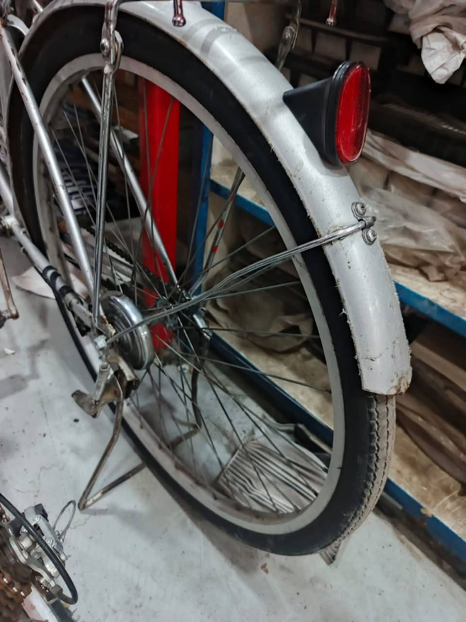 سلام عليكم مكاني بغداد الشعب بايسكل بناتي ب٣٥ وبي مجال تجي تاخذه وتدلل مستعجل على بيعته وهذا رقمي ***********
