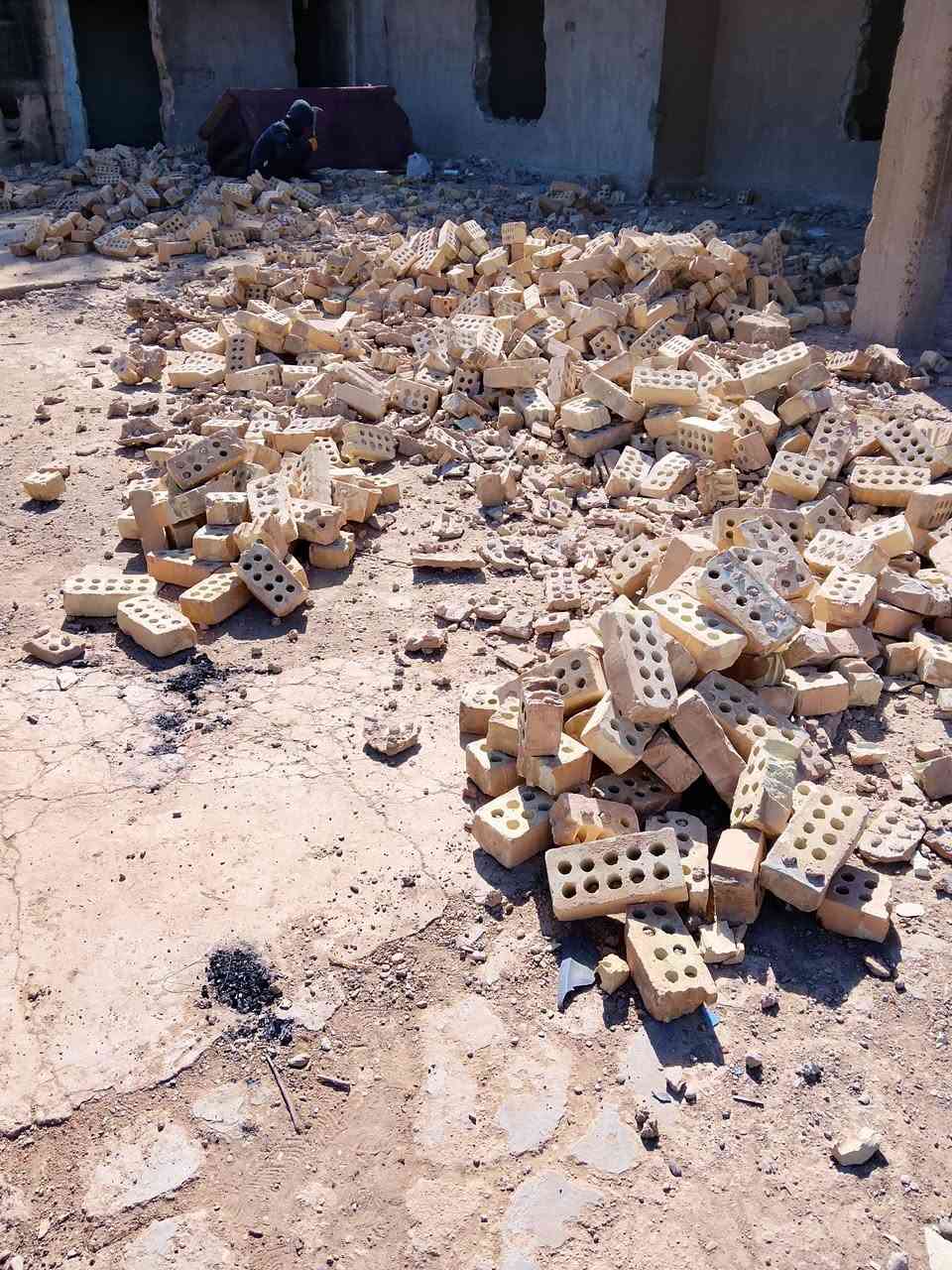 يوجد باب سلايت مع محجل مال درج وباب مال مدخل انضاف حيل جدا مال تفليش ويوجد طابوق جمهوري للبيع التواصل على الرقم مكلف بالنشر
***********
