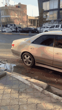 سلام عليكم مارك  2000 مكفول من كصه ونقل سياره مصروف عليه هواي  حدادي وره كدام كله جديد  زنون  تانكي بنزين جدايد  مكينه فيفتي   مكينه  ادمه كامله عليه    ترايك بغداد 180   سعرها 75 بيه مجال كلش قليل***********
