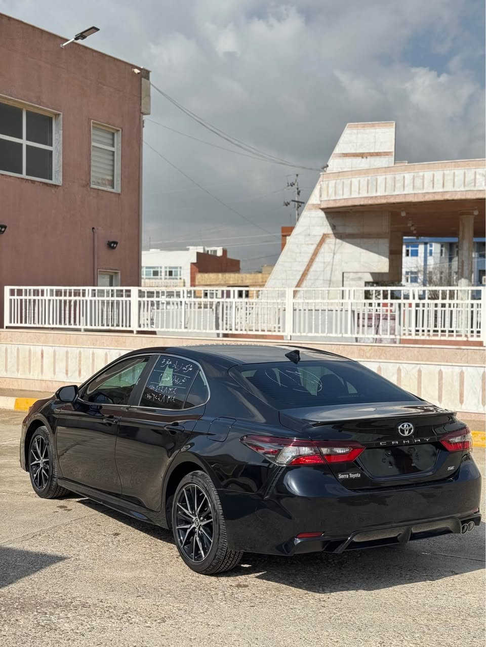 سلام عليكم 👋🏻
 تويوتا كامري موديل 2024 SE السيارة كلش شرط بجم و ورة كلو كبس شرت عنتيك دعاميات هم شريكة و بدون صبغ فقط بابين بةس بخ بدون دواخل بدون ايرباك شرط السيارة مابي تعديل و ماشية ٣ الف رادار فحم و رقم شرط و مواصيفات SE فول معدة فتحة و بصمة سعر 210$ و بي مجال مكان عقرة اذا انت شراي اتصل ***********🖤💣 اكر, نينوى
