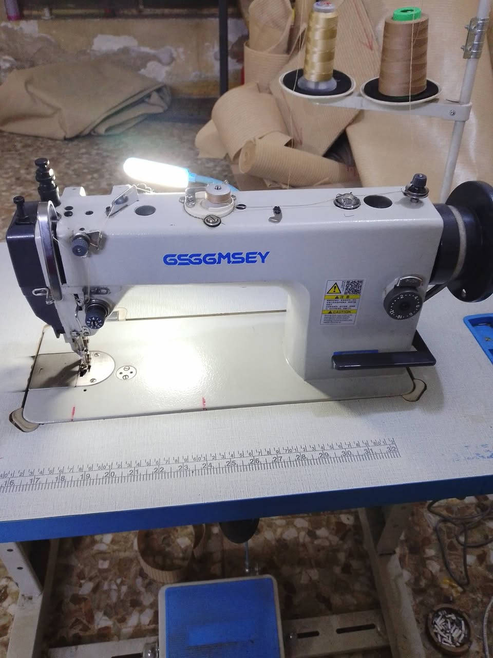 ماكنه خياطه للبيع خشنه دبل بايه تستعمل للجلود والدشمه والجوادر  اخت الجديدة ماطور اقتصادي سعرة 370وبيه مجال بغداد الدورة 
***********
