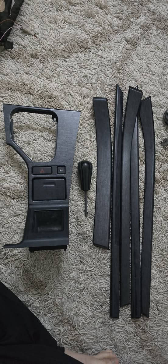 السلام العليكم  
تخم كامل ساجية ما عدا ٢ قطعة صغيرة مال داشبورد
٦٥ الف 
مكاني اربيل 
***********
واتس اب
