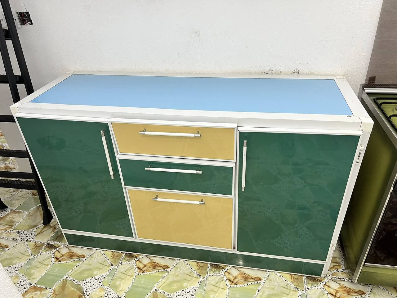 كاونتر مستعمل 3 قطع للبيع السعر 175 وبيه مجال


**إذا كنت صاحب هذا الإعلان وتريد حذفه لأي سبب، رجاءا أرسل رسالة إلى الدعم الفني**