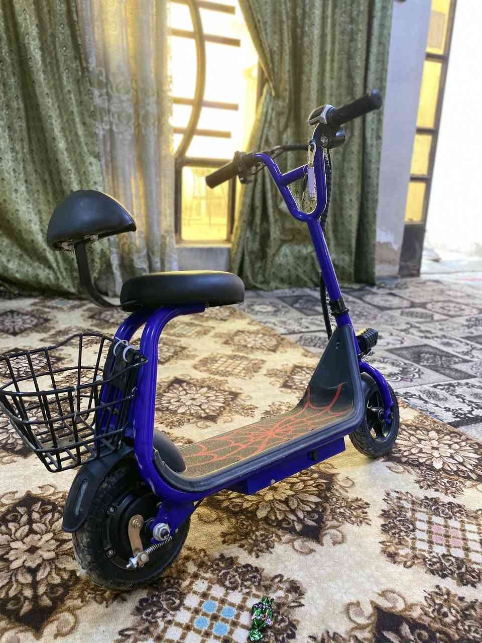 سكوتر كهربائي شبه جديد للبيع
• يتحمل وزن لحد 80 كيلو
• قابل للطي وسهل الحمل
• ضوء أمامي قوي + إضاءة جانبية ملونة
• ثابت ومناسب للأطفال والمراهقين
• استخدام أقل من أسبوع فقط
• يجي ويا الشاحنة الأصلية
• ما بيه أي عطل أو كسر
• سبب البيع: طلع صغير على أخوي الصغير

💰 السعر: 145 ألف
📉 بيه مجال بسيط للجاد

📞 للاتصال / واتساب: ***********
