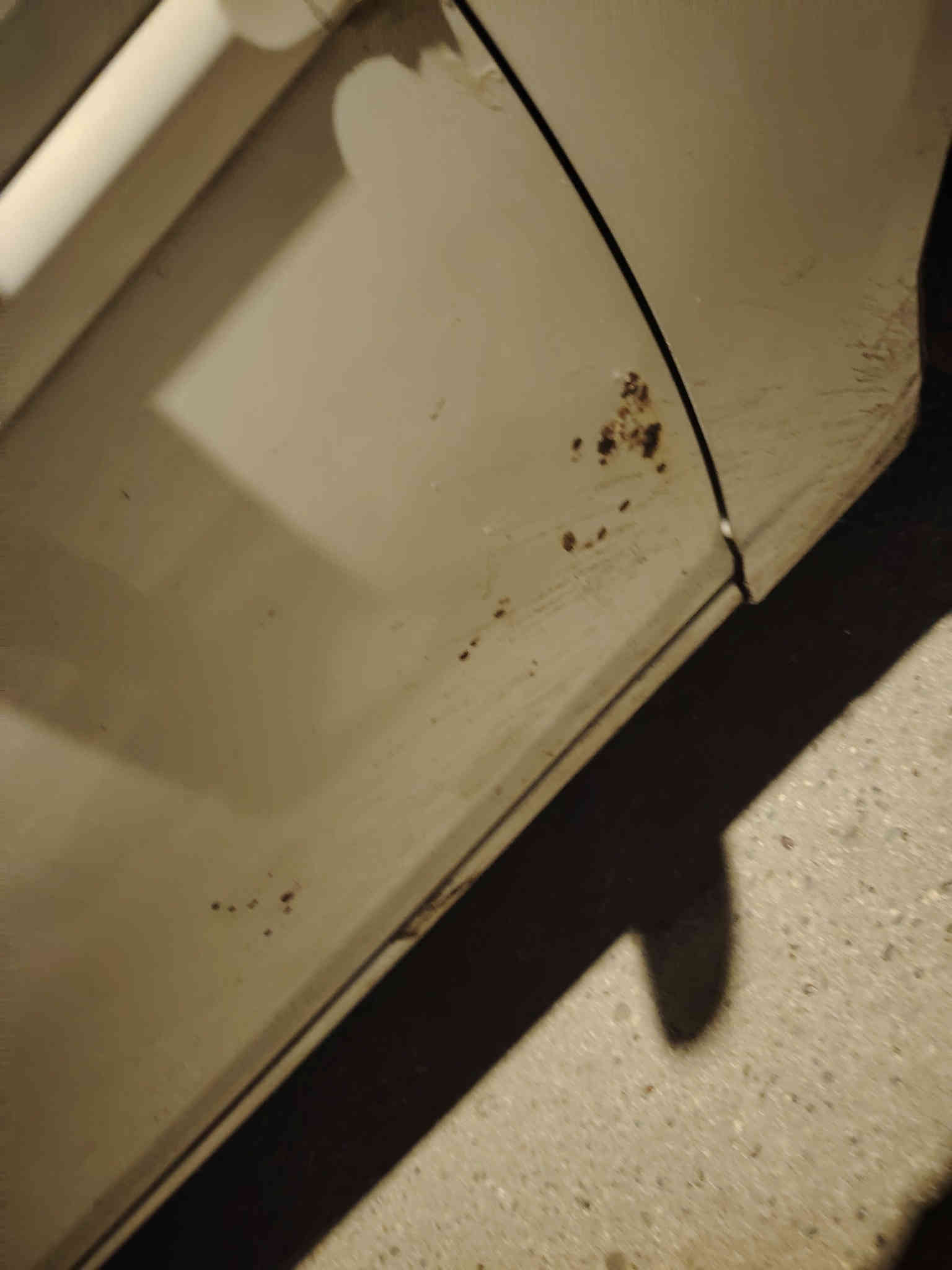 سلام عليكم  مديل ٨
رقم اربيل  وكاله مداور  ياخذ ٦ اوراق لكردي

سياره نفس بصور بيه نص جاملغ صبغ بدون ضربه
كير محرك تبريد
سعر ٧٦ وبيه مجال
***********
