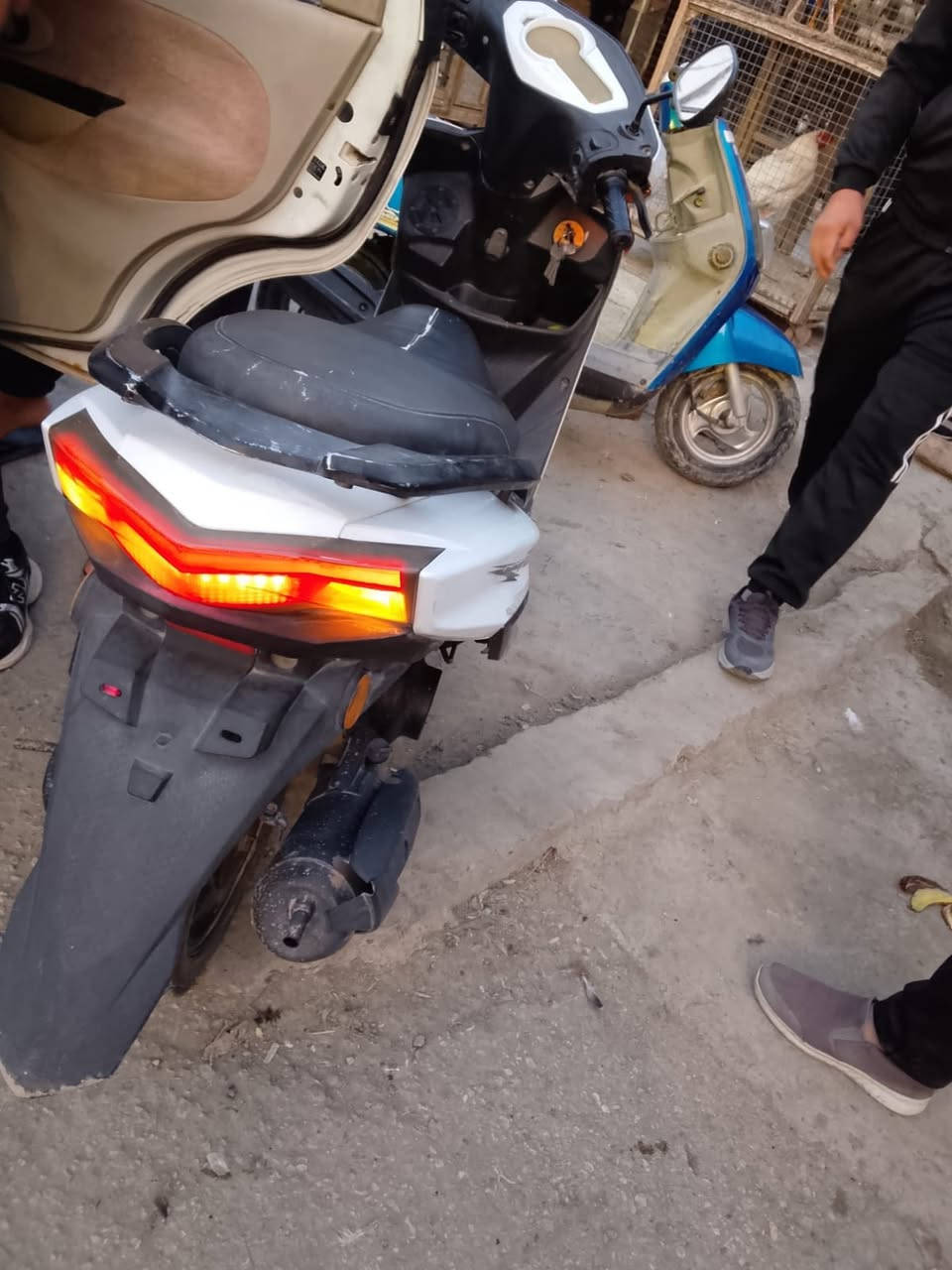 سلام عليكم
دراجه سكنس صيني مكينه كوري 
للبيع السعر 300 قفل مستعجل على البيع 
***********
