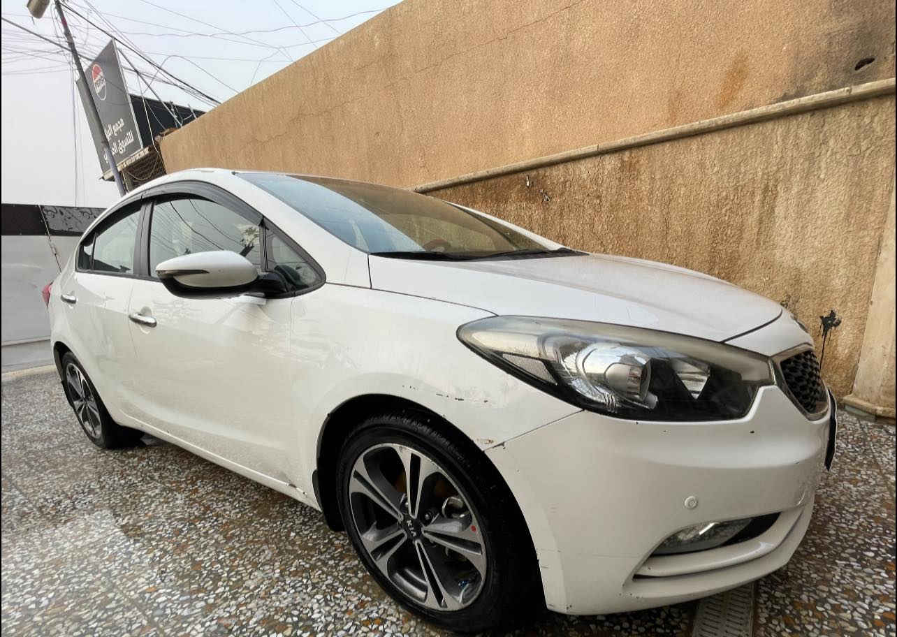 السلام عليكم
للبيع سيراتو 2014 
رقم بغداد بسمي 
كير ومحرك كفاله 
بدون ضربه فقط بيه بارد واضح بالسونار
خمسة ويل 
تبريد قطعتين
محرك ١٦٠٠
ماشيه ١٢٢
السعر ١٢٠ وبيه مجال بسيط 
مكان السياره بغداد حي الخضراء 
***********
