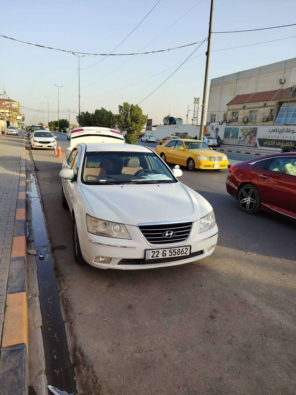 السلام عليكم سوناتا موديل 10 كوري بيه 3قطع صبغ بدون ضربه وبيه ربع جاملغ خلفي صبغ سياره بسمي مكاني نجف  مكنيه 2000 تخم تاير جديد يرحم والديكم لحد يكسر بحلال ناس لو ما محتاج فلوس ما ابيع س110وبيه مجال واتساب ***********
