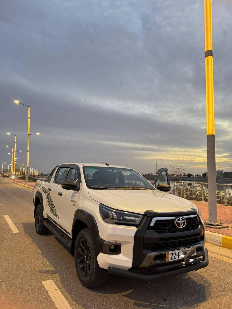 السلام عليكم
تيوتا هايلوكس  ادفنجر 2023 

#للبيع ماشيه 77 الف 

*********** للأ ستفسار  

مكان  السياره الأنبار الرمــــــــــادي
