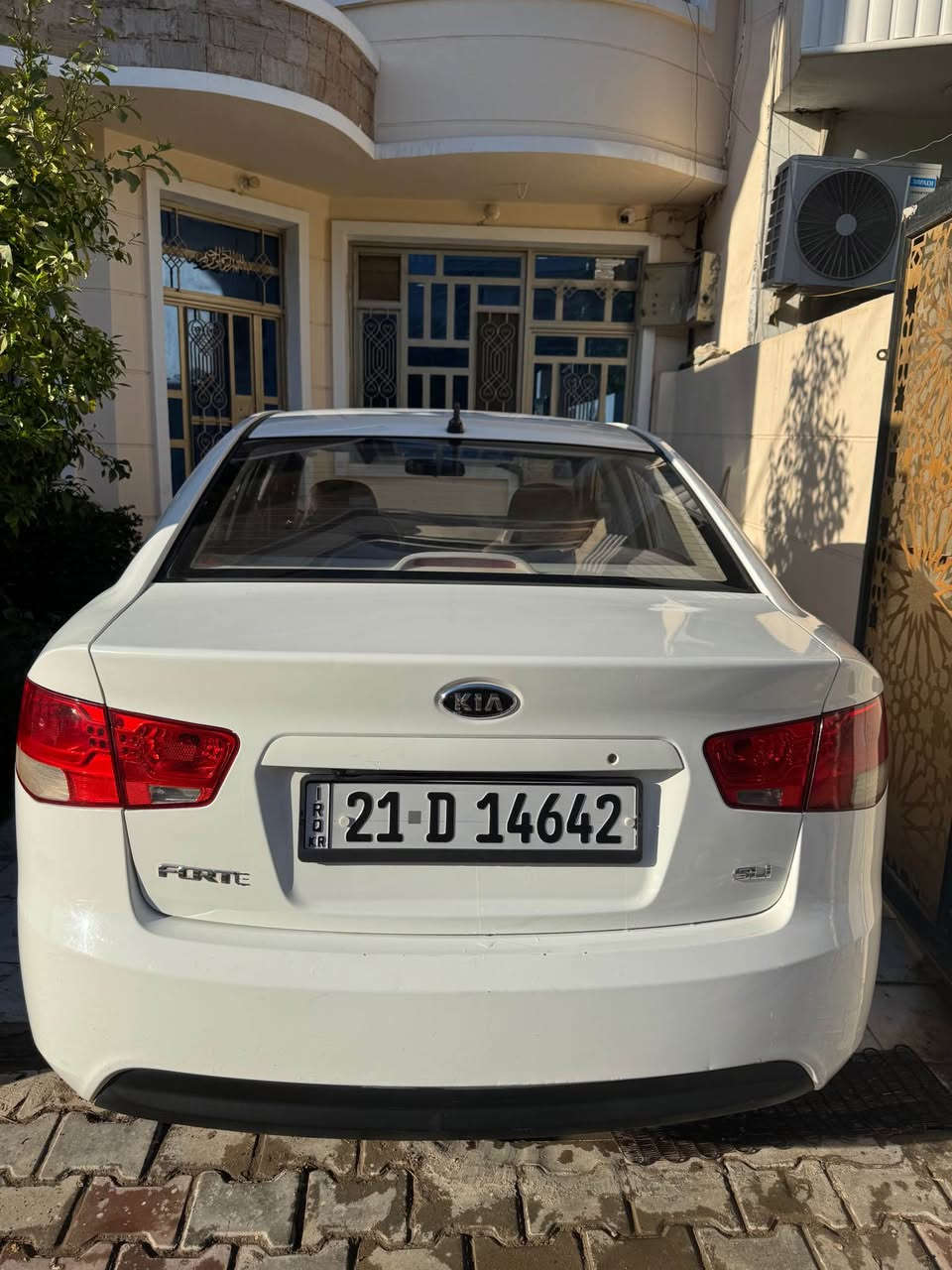 السلام عليكم..
كيا سيراتو موديل 2012 خليجي بيها حافه الداير مال الجاملغ الخلفي صبغ وصندوك مبدل بلادي بدون صبغ او تصليح كير ومحرك خير من الله حداديه ‎%‎80 تدفئه وتبريد شغال شاشه وكاميرا دواره هزه ورقم وسنويه قبل شهر حولناها باسمنه يعني كله جديد.. السياره مال بيت وممتعوبه سعرها 110 وبيها مجال مكانها المحموديه *********** واتساب بغداد, العراق
