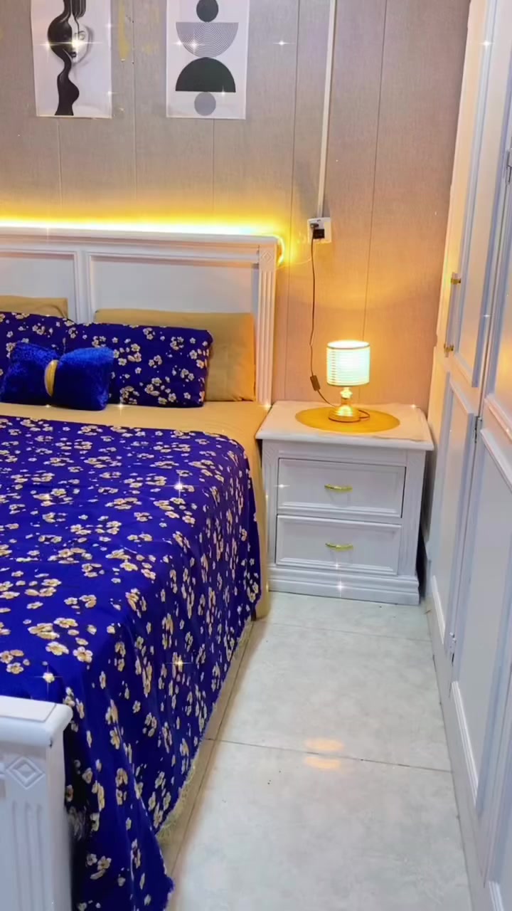 غرفة صاج عراقي من سفان البصرة غرفة  خشب قوي سادة ميز التواليت ثلاث قطع الكنتور ٤بيبان  ٢تقلاگة مع رف و٢  اربع قطع 
 مع جرار من الداخل
غرفة مستعجل على بيعتها مشتريها ٩٠٠ واريد ابيعها ٥٠٠. واذا مندرها وياها ٥٥٠
رقم الهاتف ***********
العنوان البصرة ان قصر
