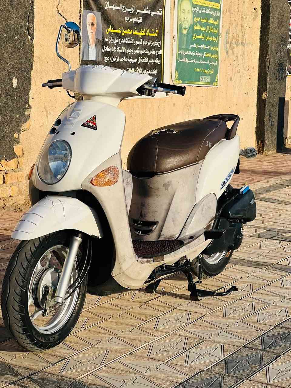 فله ٢٠١١
دراجه مال جناي دهن يورل بانزين محسن افحص وين مايعجبك كله شغال منضومه زنون بيه دراجه مكان ناصريه صالحيه 
*********** متواجد
