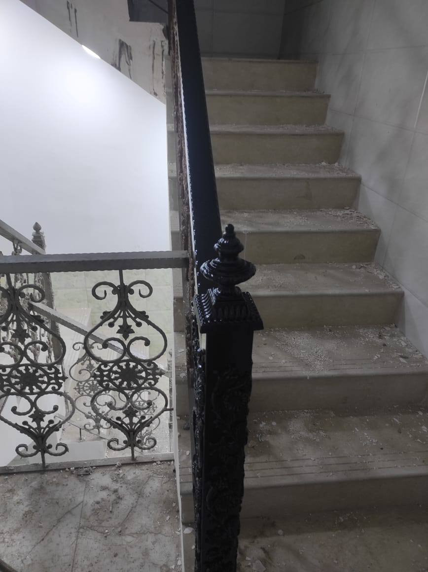 السلام عليكم بيت للبيع الخدمات مقابل شارع 11 بيت نظيف رفت بيت بسمي
***********
