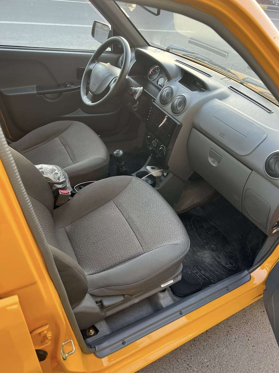 السلام عليكم سايبه موديل 2025 جديده جدا على ايدي اني مستلمه من الشركه وبسمي السياره ماشيه 25 الف حقيقي مكفوله كفاله عامه عده شخط بسيط بيه السياره كامله منضومه غاز مكاني الحريه قرب ساحت عدن السياره بسمي رايده 76 وبيه مجال لطيبين رقم الهاتف ***********
