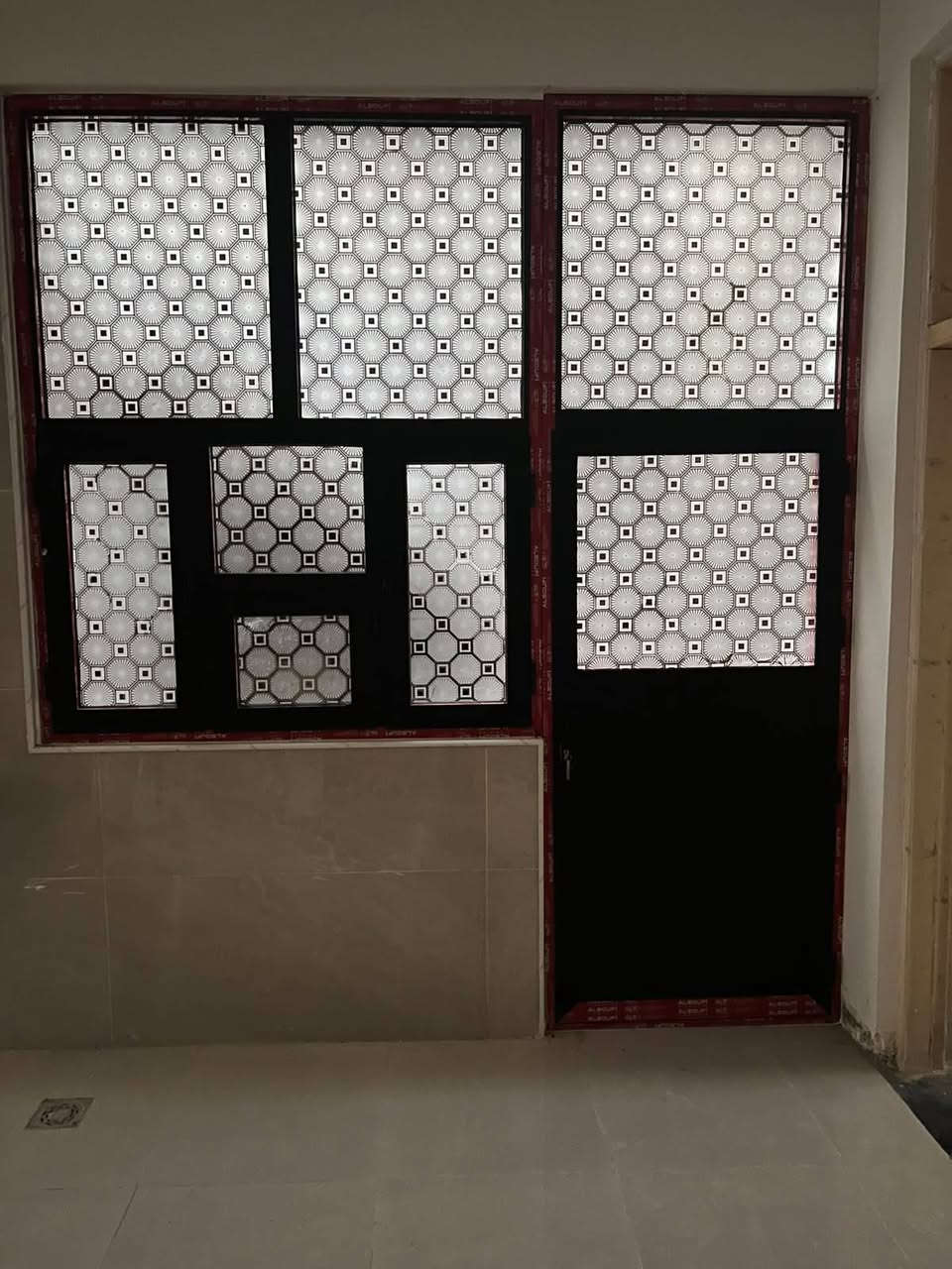 سلام عليكم أخر أعمالي شباك مع باب ألمنيوم

من معمل مرتضى اللأ لمنيوم

العنوان الحصوه الحولي مقابل جمعية كلشي وكلاشي

(بأداره مرتضى أبو الأكبر)

رقم الهاتف ***********
