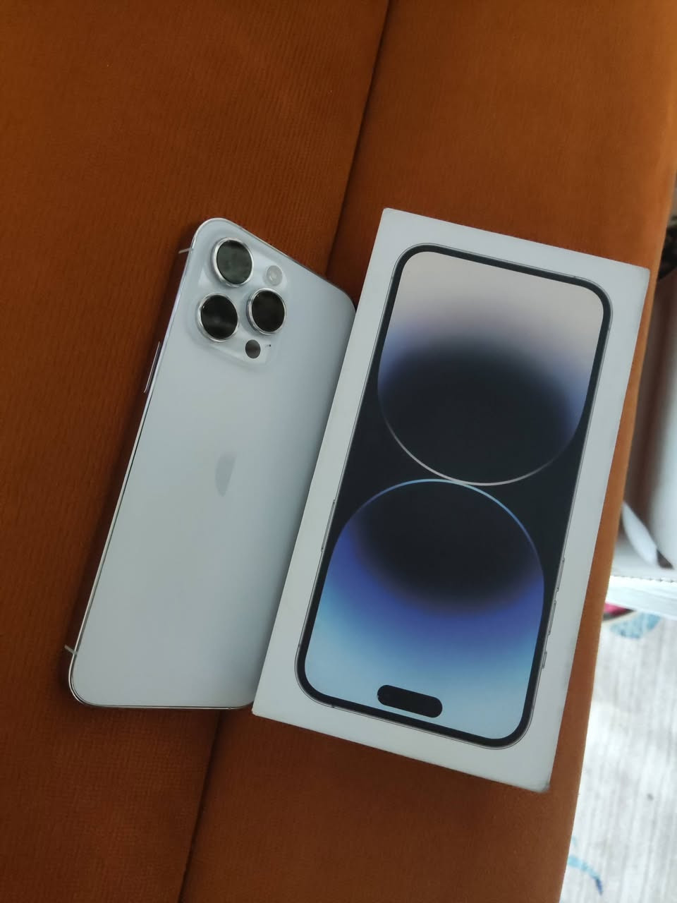 السلام عليكم
ايفون 14 برو ماكس 
ذاكره 128 لون ابيض 
الجهاز جديد مستخدم قليل بطاريته 100 
مكفول من اي خلل وين ميعجبك افحص مكاني بغداد نهاية حي اور 
فقط بيع مااراوس 
سعره 725 وبي مجال بسيط 
***********
