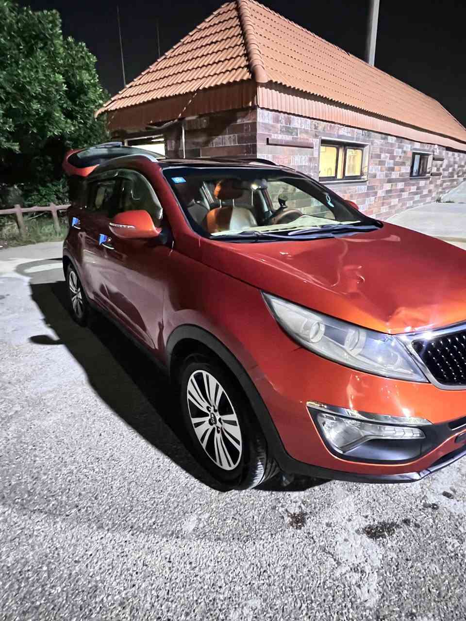 إعلان بيع – كيا سبورتج 2016
كيا سبورتج موديل 2016
وكالة الدولية
رقم بغداد

🚗 الحالة:
 • السيارة بدون أي غرامات
 • هزة جديدة
 • الممشى: 132 ألف كم
 • مكينة وكير خير من الله
 • السيارة نظيفة جداً وما تحتاج شي

🎨 اللون: مشمشي

⚙️ المواصفات:
 • مرايا شفط
 • إشارات على المرايا
 • سقف بانوراما
 • حساسات خلفية
 • كاميرا خلفية
 • تحكمات على الستيرن
 • نظام سونار (موضح كل شيء)

🛡️ مكفولة من الصبغ
📌 الفحص جاهز والكارفكس/السونار يبيّن كل التفاصيل

💰 السعر: 16,000$
📉 بيها مجال بسيط

📞 الاتصال: ***********
📍 العنوان: بغداد – العبيدي

سيارة خير من الله وتستاهل المعاينة.
