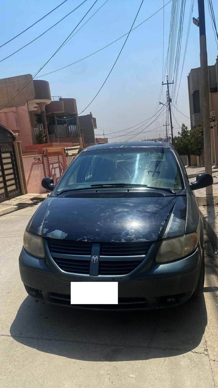 كرفان 2006 
رقم نينوى تحويل فقط 
تبريد ثلج
محرك 3300 دوج بدون صرف بدون نفخ 
كير شرط
كهربائيات شرط 
سعر 52 بيها مجال 
بيها صبغ سقف وصفحة 
وناقصها اعاده صبغ 
***********
