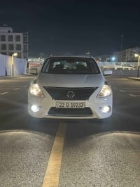 نيسان سني 2025 بعدها جديده زيرو ماشيه 7900km مكفوله بيها اربع اصابع صب...