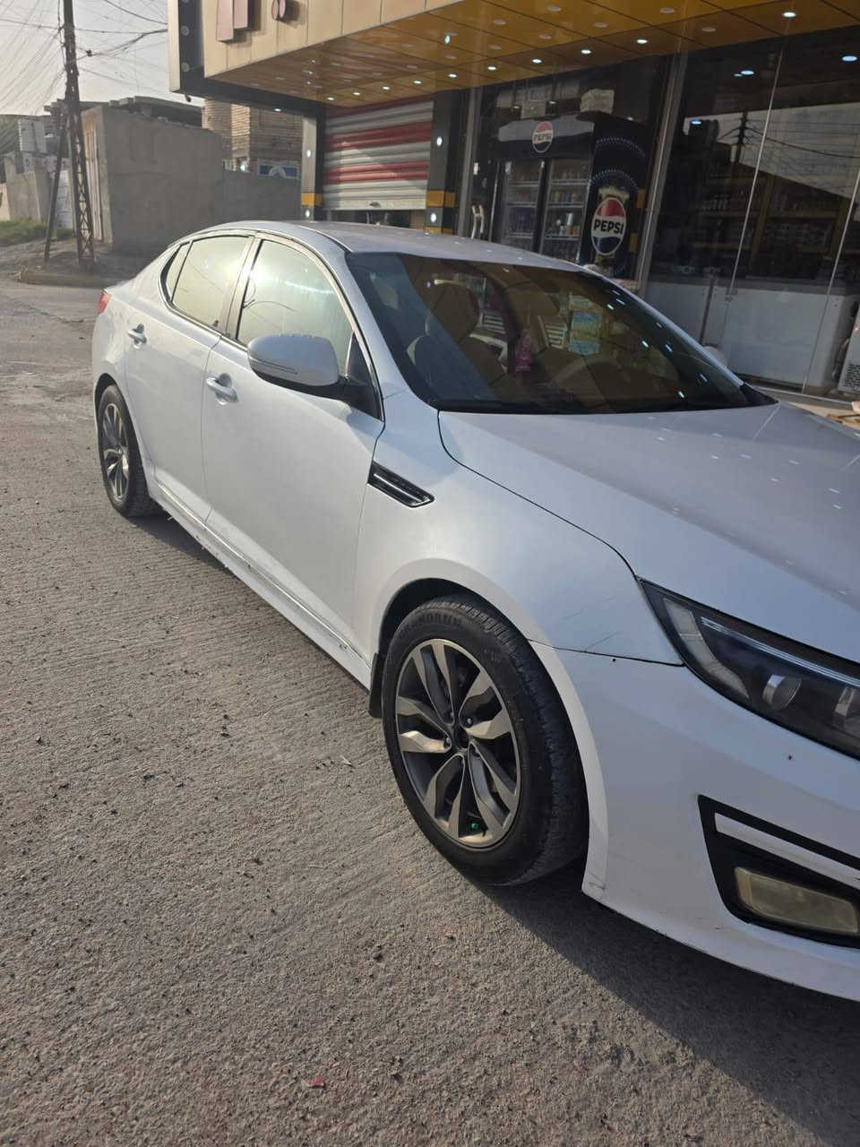 السلام عليكم
مكلف بالنشر اوبتيما للبيع 2014 خليجي السياره تحويل مباشر هزه جديد السياره كفاله عيب شرعي وصوليات 
 فقط تبريد قطعتين مكينه 2000 دوش 
للاستفسار على الرقم ***********
السعر 103
