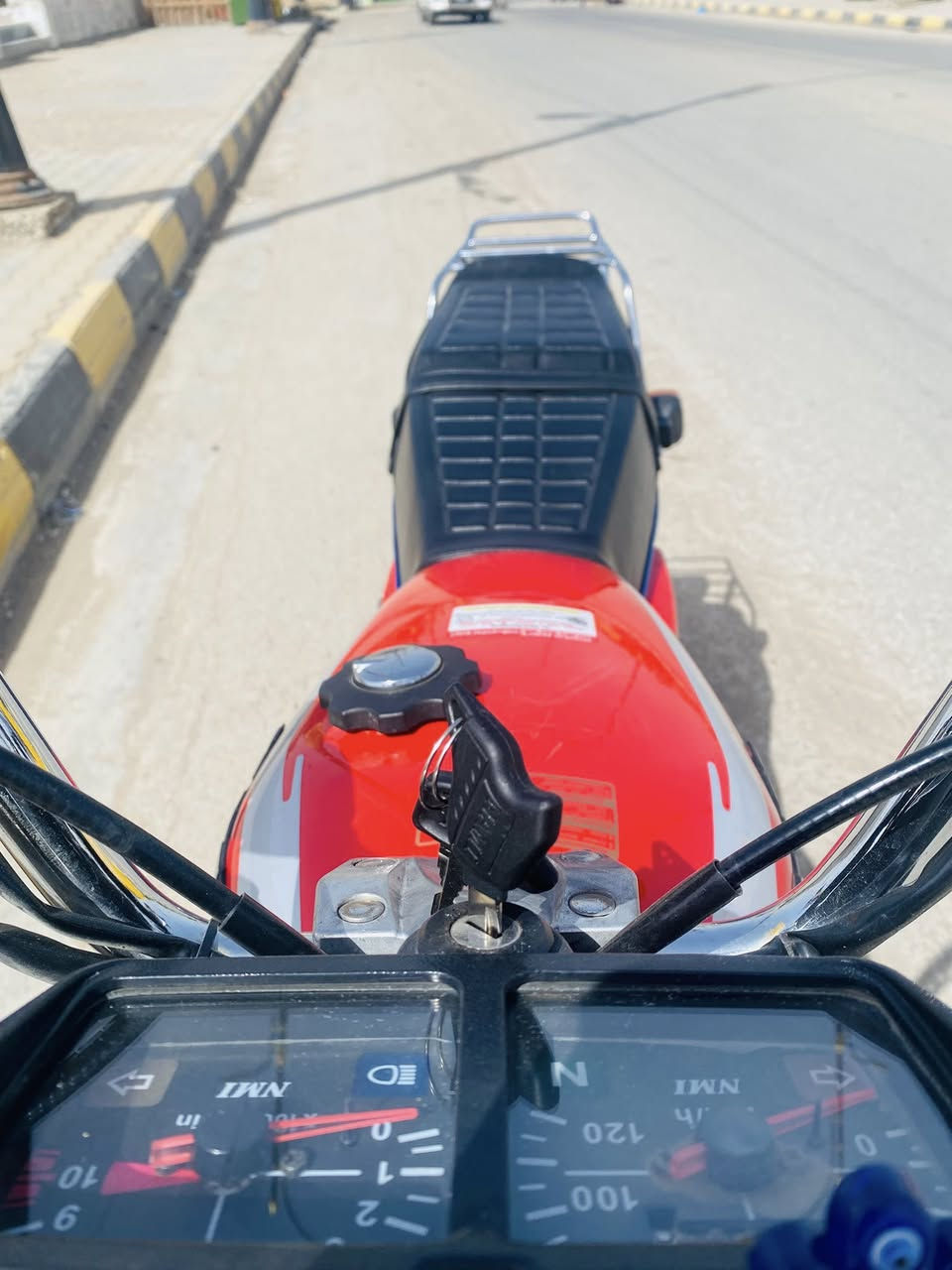 ٢٣ اصلي للبيع 
سعر ١٢٠٠
كوت حي الجهاد 
***********
