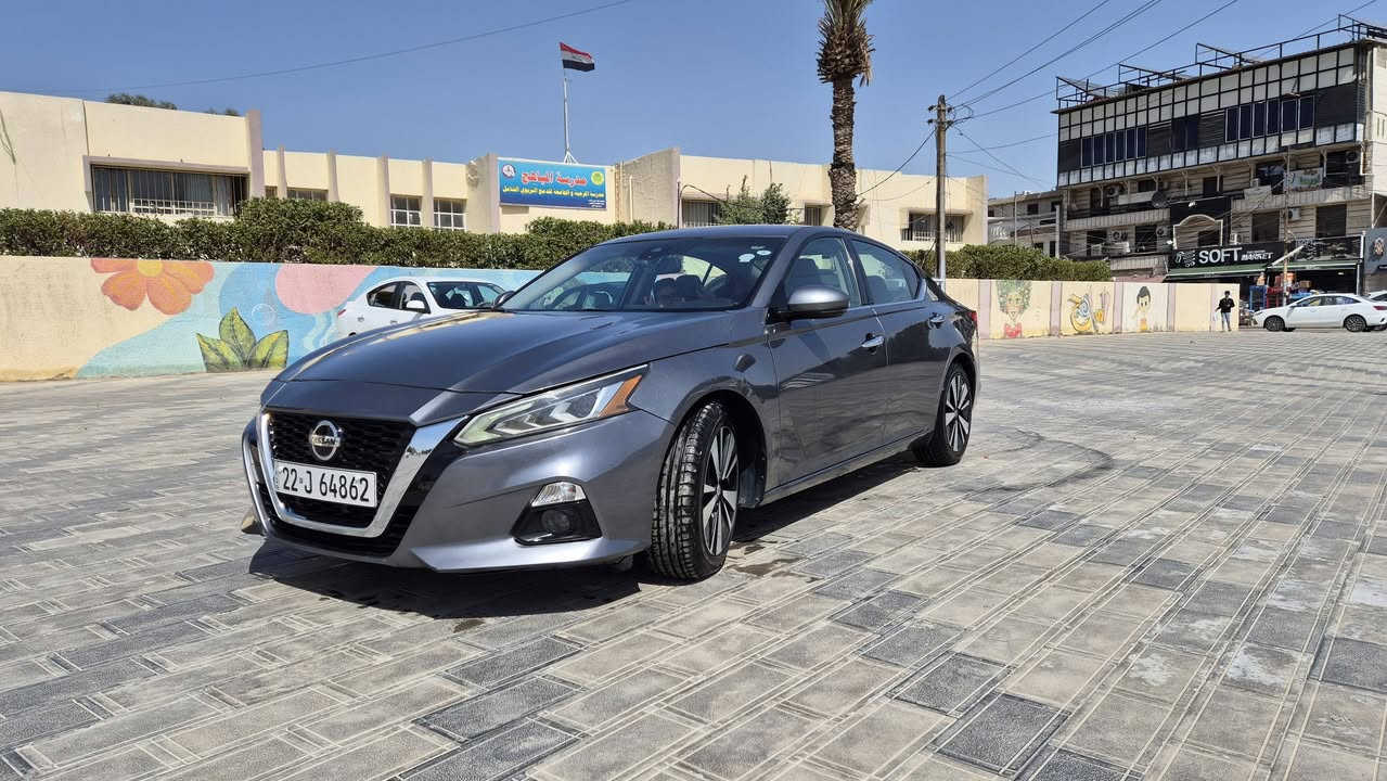 السلام عليكم ورحمة الله
SL للبيع نيسان التيما موديل 2020 فئه  يعني فول ١/١ جديده بدون اي نقص وارد امريكي ضرر قطعتين سطحيه بدون دواخل طبعا ماشيه 90,000 كيلومتر (قابل للزيادة) رقم اربيل سنويه باسمي شخصيا كير محرك صدر كله بلاد شركه بدون فتح صيانه دوريه وسيرفس جديد بدون اي نقص
مواصفاته
بصمة
سلايد
رادار امامي 
نظام خروج عن مسار فعال
داخل جلد كشنات حضن خياط
كشنات الاماميه كهرباء
سستم سماعات BOOS نوعيه فاخره 
هاند بريك بصمه
نظام اوتو هولد
داخل صاج فورميكا
تدفئه بالكشنات 
شاشه كبيره ومزوده بكار بلي 
كامره خلفيه 
اوتو استوب خلفي
نظام لايت زينون عدسه ابيض
اخوان ذكرت اغلب تفاصيله ومواصفاته والتجي فول وبدون نقص الحمد الله  
وسياره جانيه صارلي ٣ سنوات
رقم الشاصي : 
  1N4BL4EV1LC153992
مكاني بغداد / حي الجامعة
السعر / 138
رقم الهاتف / ***********
