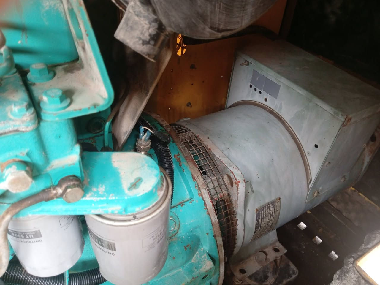 سلام عليكم مولدكمنز توليد 50كيقي بلادي 4سندر كاتم بلادي لا صرف لا بخار***********سعر25$
