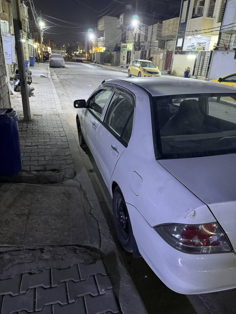 سلام عليكم عندي لانسر البيع مديل 2006 العنوان الحريه سعر 80 وبيه مجال ‭0771 652 2362‬
