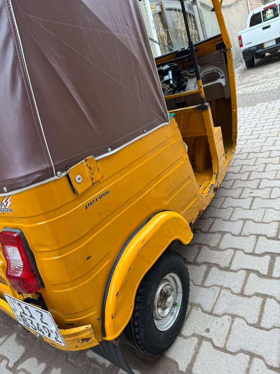 السلام عليكم ورحمة الله 
تكتك 20شهر 11يوم5
مرقم باسمي تحويل ثاني يوم
التكتك خير منّ الله 
كرنك شركة بوشة بستم شركة ولفات
كلجات شركة تخم واشرات تخم چبن 
 اكسن جديد بنزات وعنابير وهوسن جديدً 
السعر6600 وبيه مجالل المكان الشعلة ***********
