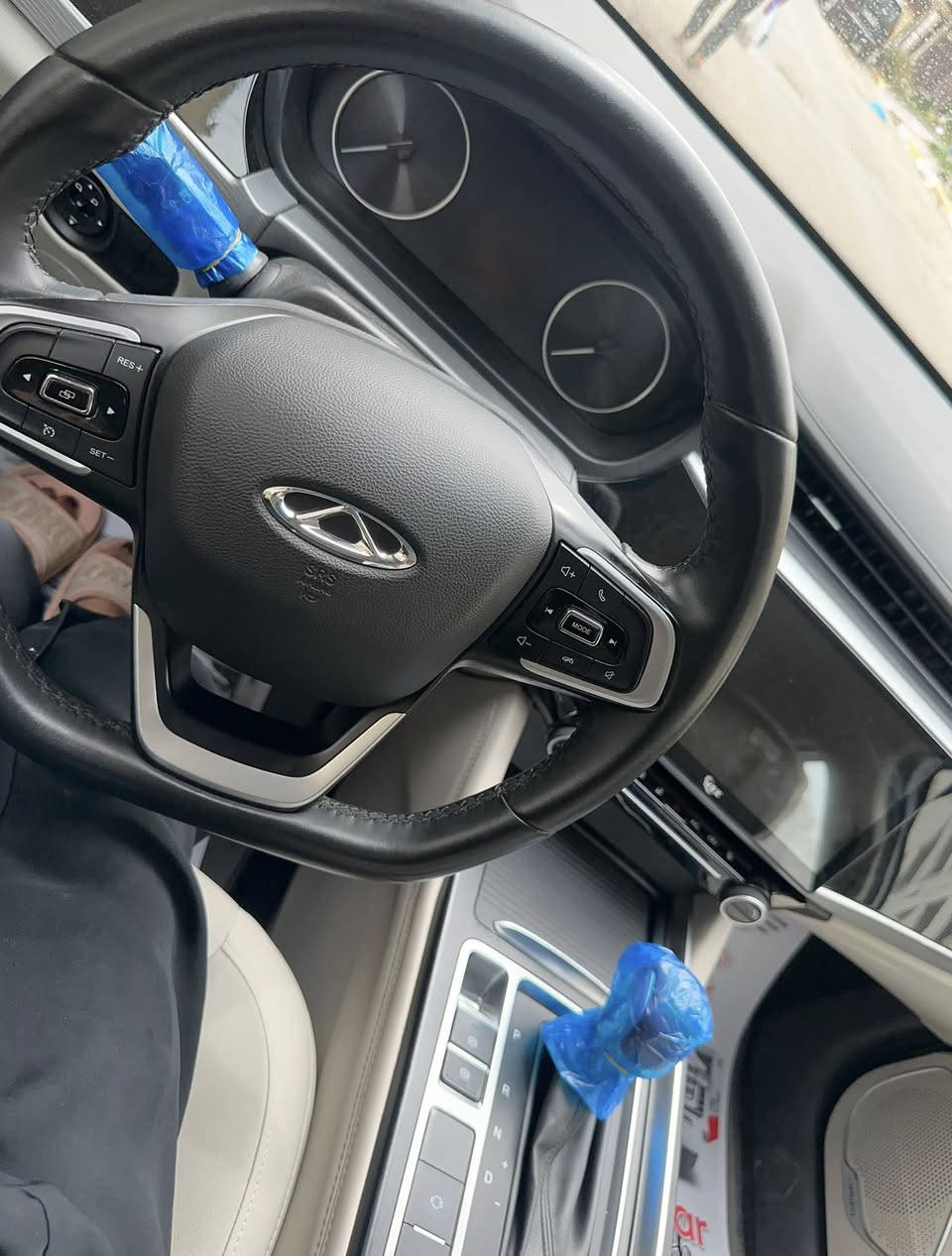 شيري اريزو 5 موديل 2024 ماشيه 23الف كلش نضيفه رقم بغداد سنويه باسمي سياره بيها فقط بارد بالباب مال سايق وبالجاملغ الامامي الباقي مكفوله كفاله عامه راسلني ادزلك سونار المواصفات/تحكم ستيرن، مثبت سرعه،شاشه تدعم كار بلي، كامره خلفيه ،حساسات خلفيه+اماميه،اشايربالمري ،هندبريك بصمه،سياقه ذاتيه،تحكمين سبورت وEcoكلش حلوه.
للاسفسارالخاص موجود
 رقم الهاتف:***********
العنوان :بغداد/منصور دور السود السعر 117وبيها مجال بسيط
